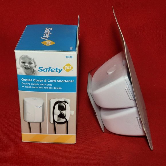 Safety 1st Outlet Cover & Cord Shortener & Double Touch Plug n Outlet Cover Set - Picture 8 of 10